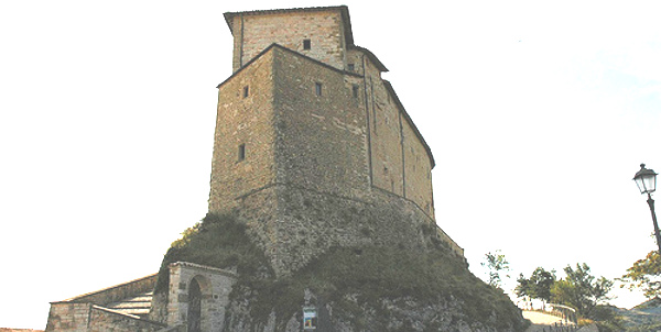 castello-della-porta-frontone